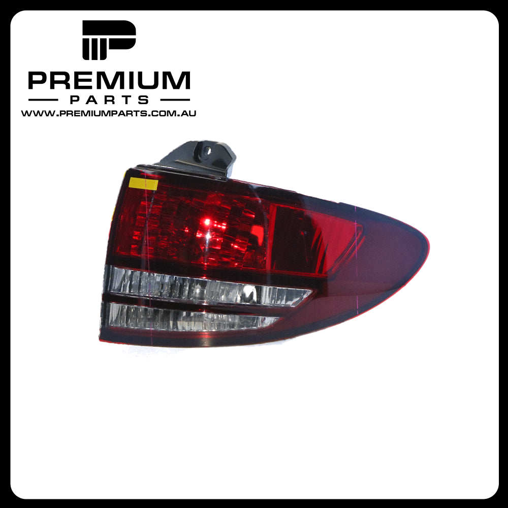 Tail Lamp Right Side Genuine Suits Toyota Tarago ACR30R 4/2003 to 12/2005