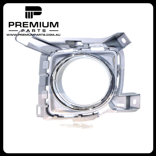 Front Bar Grille With Fog Light Mount Left Side Genuine suits Toyota Landcruiser 200 Series VX/Sahara 3/2012 to 9/2015