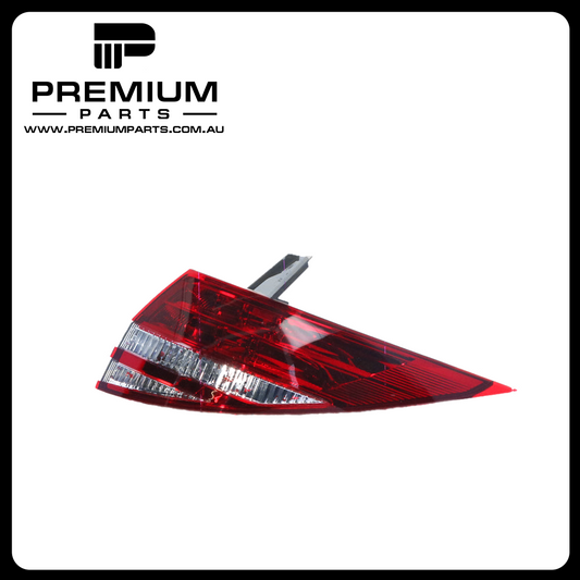 Tail Lamp Right Side Genuine Suits Toyota Tarago ACR50R 2006 to 2008
