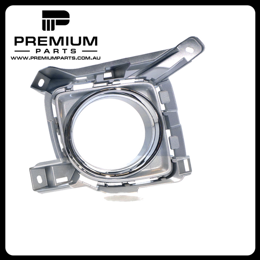 Front Bar Grille With Fog Light Mount Right Side Genuine suits Toyota Landcruiser 200 Series VX/Sahara 3/2012 to 9/2015