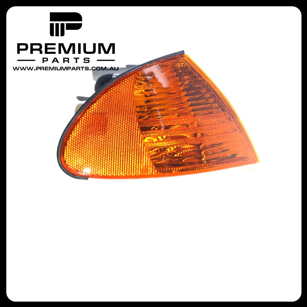 Front Park / Indicator Lamp, Amber, Right Side  Suits BMW 3 Series E46 1998 to 2001